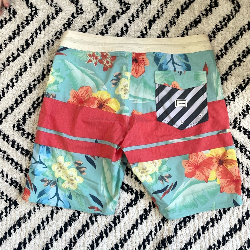 Volcom Floral Print Men's Swim Trunks - Picture 5 of 5